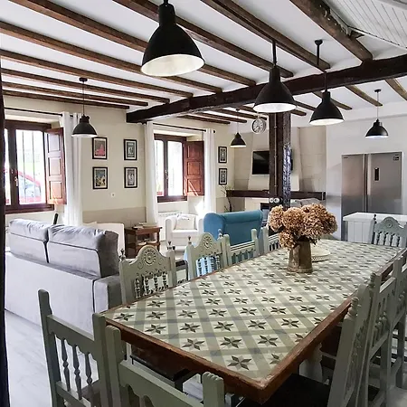 Casa Entrepeñas 3000 *