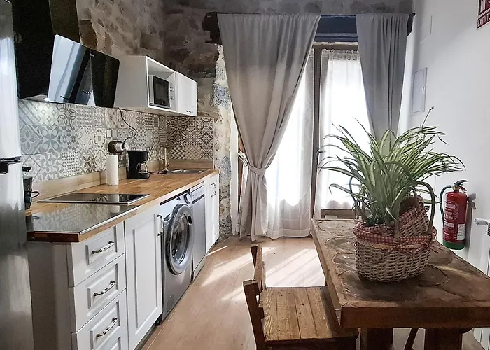 Casa Entrepenas 3000 *